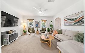 Sage By The Sea - Stylish Beachside Living With Bbq